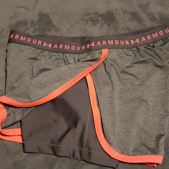 Under armour heat gear running shorts - Picture 4 of 4